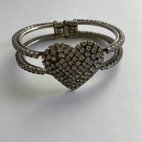 Heart breaker Rhinestone Expandable Cuff Bracelet - Picture 2 of 3